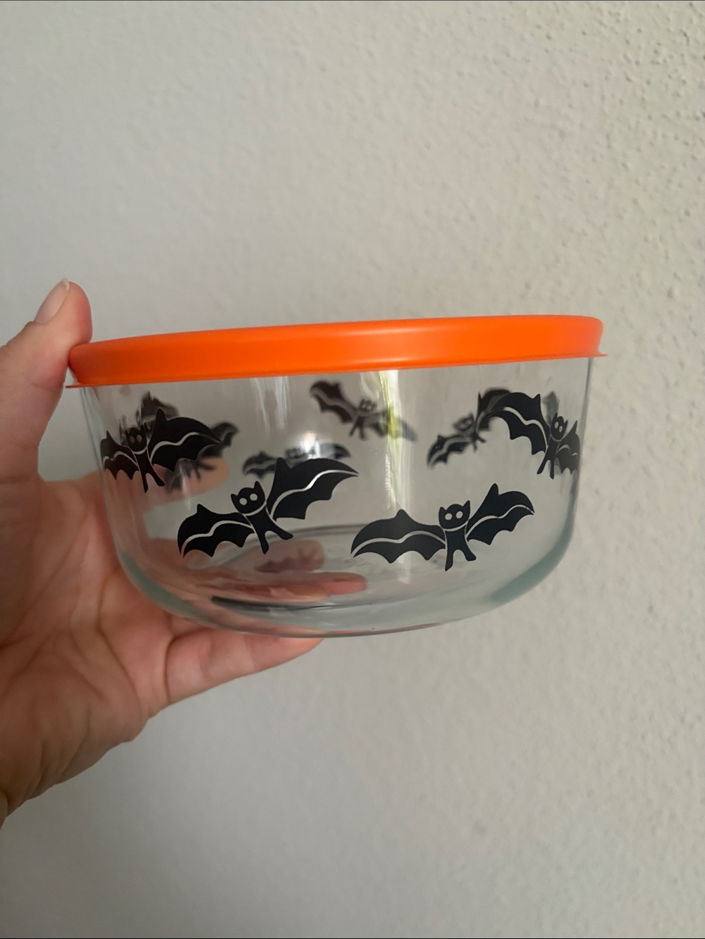 Pyrex Halloween Bats 4 Cup Glass Storage Bowl with Orange Lid NWOT